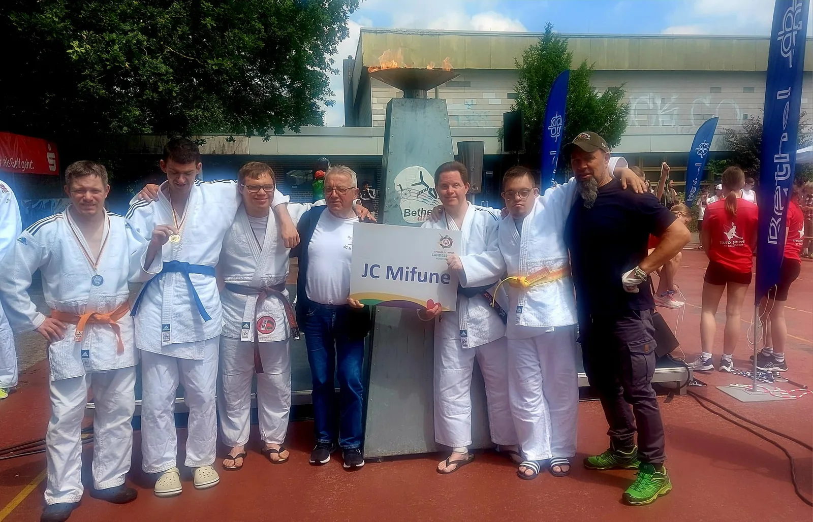 Inklusives Judoteam des Judo-Club Mifune bei einer Veranstaltung
