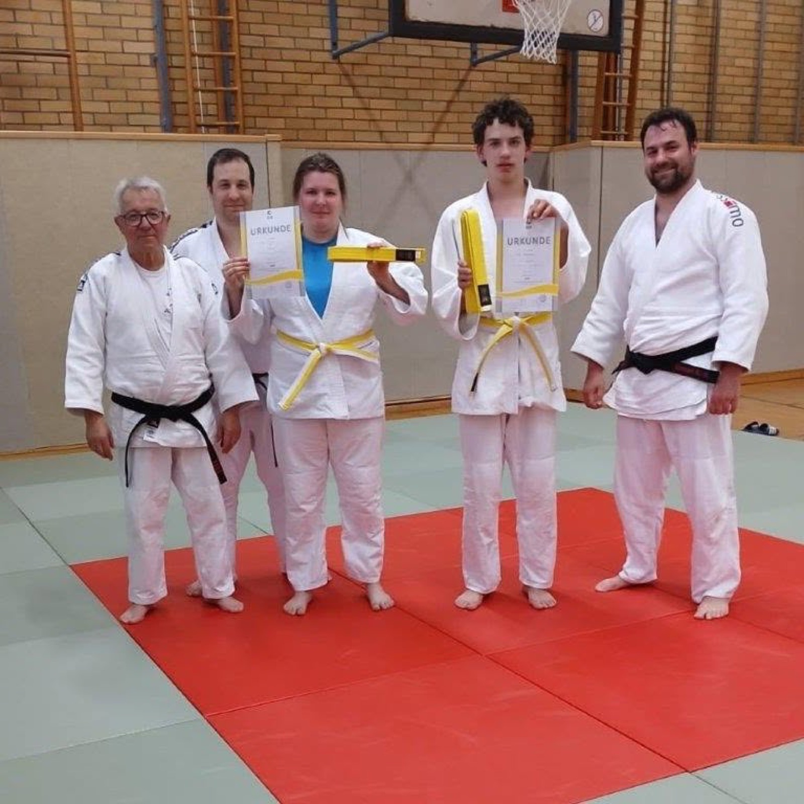 Erwachsene Judoka des Judo-Club Mifune im Training